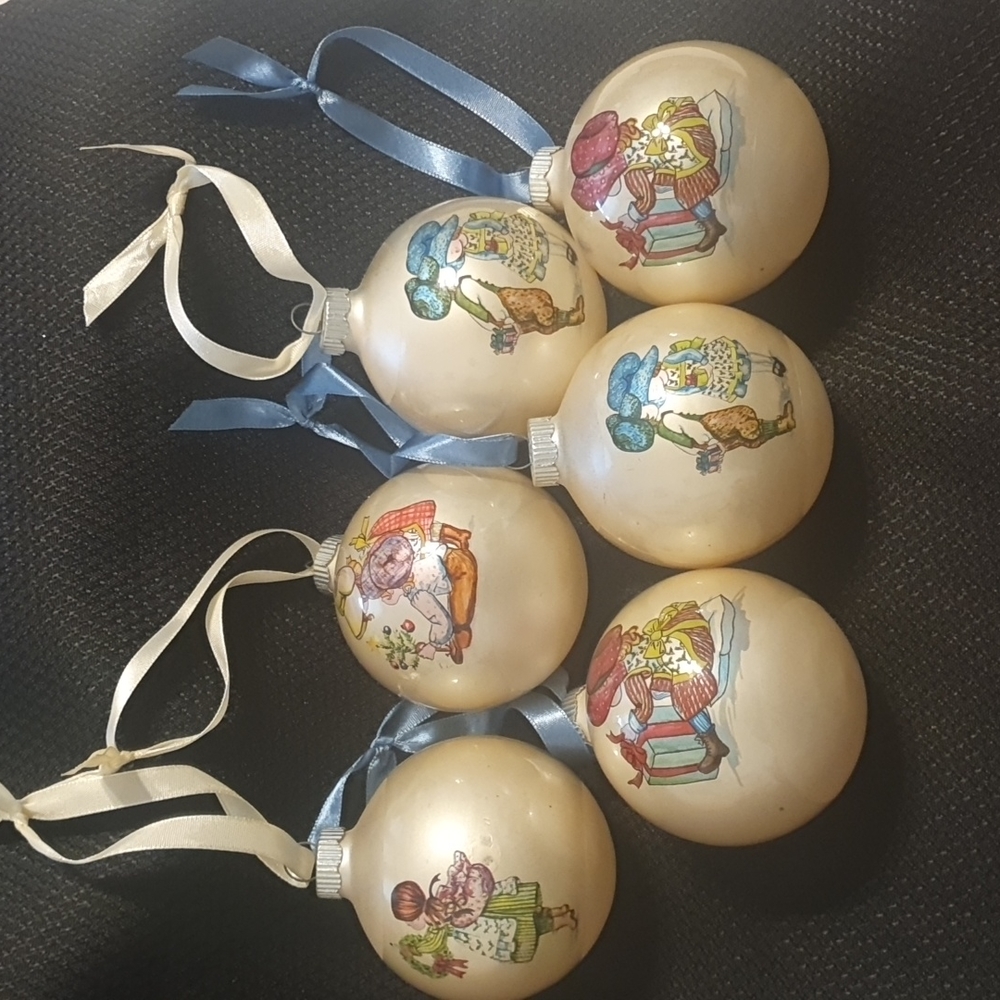 Holly Hobby glass ornaments - Picture 3 of 3